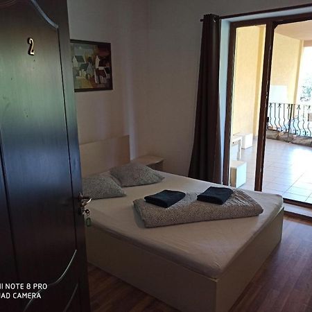 Quik Hotell Braşov Exteriör bild