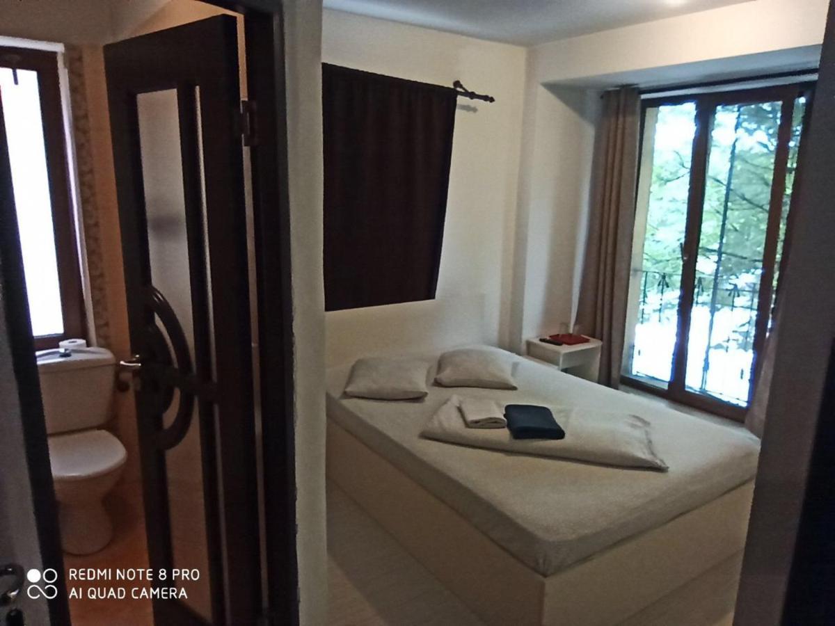 Quik Hotell Braşov Exteriör bild