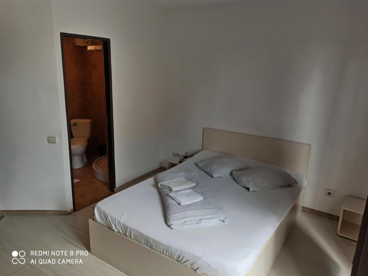 Quik Hotell Braşov Exteriör bild