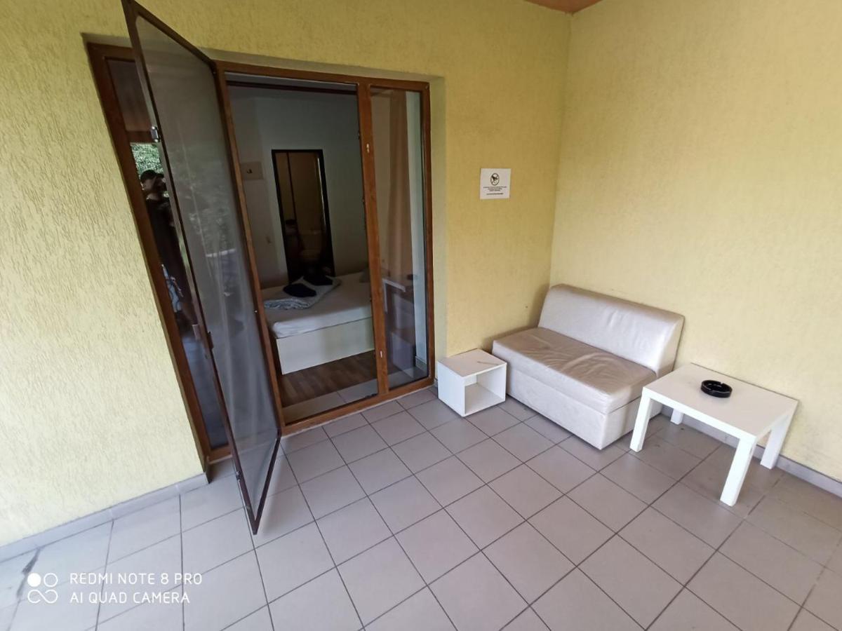 Quik Hotell Braşov Exteriör bild