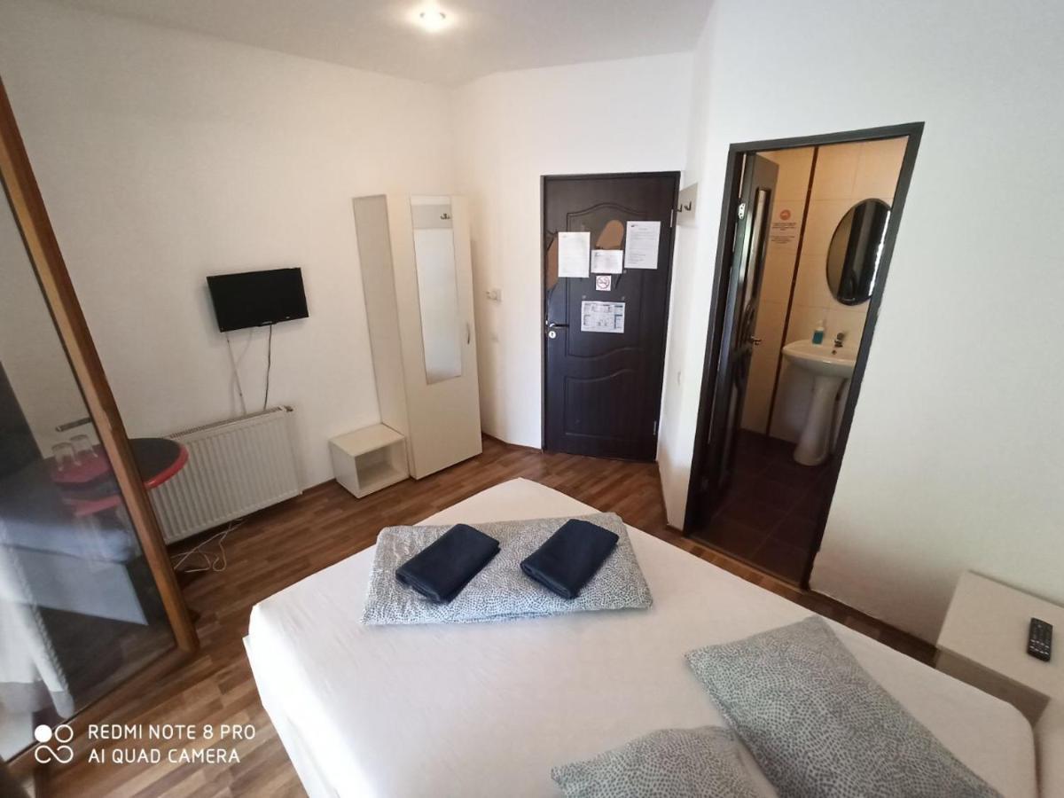 Quik Hotell Braşov Exteriör bild