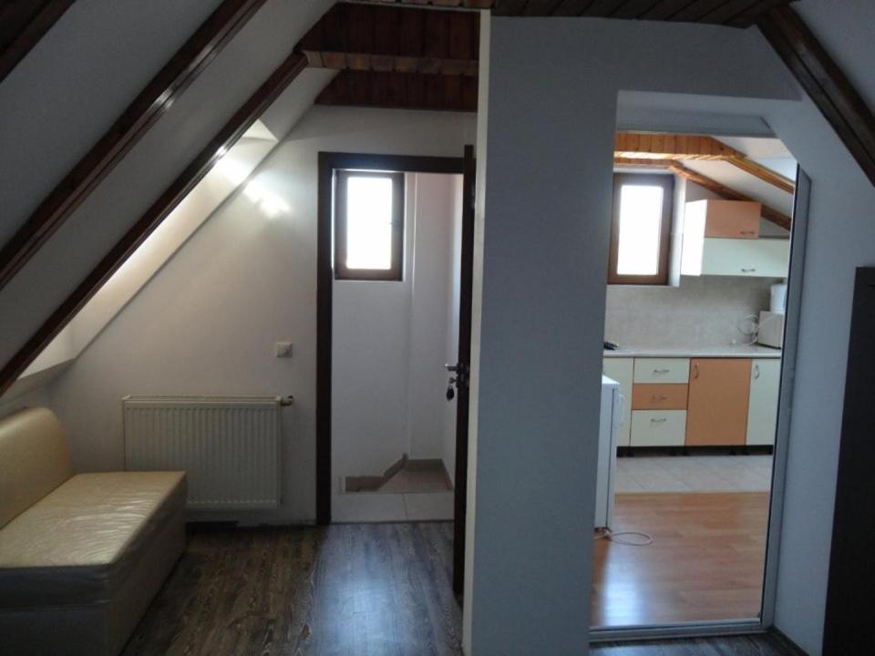 Quik Hotell Braşov Exteriör bild